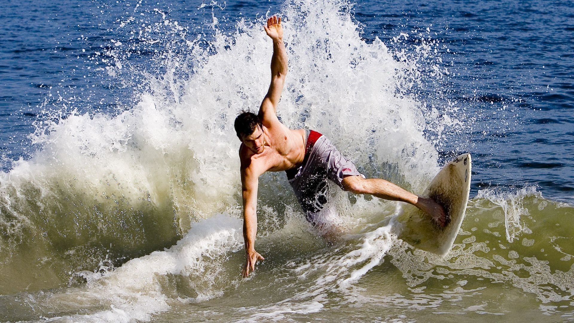 绿茵场上的横扫，乒乓台前的高光，当德国战车与张继科同耀