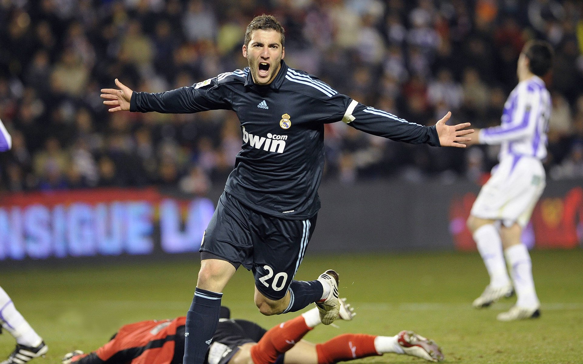 杰伦·格林，大场面先生！末节+加时狂轰20分，爵士险胜活塞